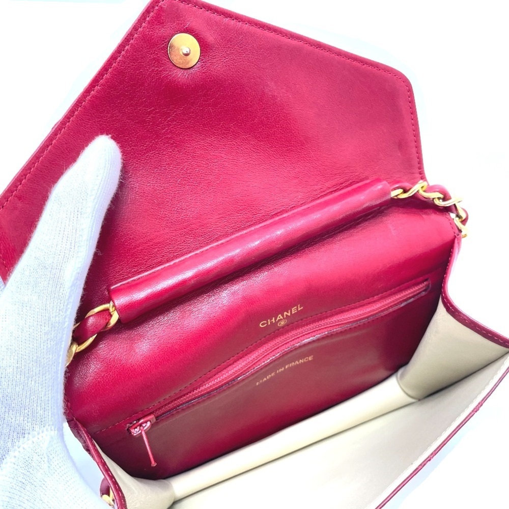 CHANEL Shoulder Bag - Picture 12 of 13